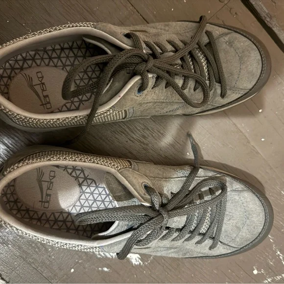 Dansko “paisley” Women's Light Gray Sneakers - Picture 2 of 9